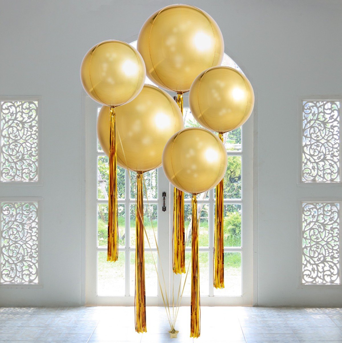 Chrome Gold Giant Latex Balloon Bouquet With Tail (Helium Filled)
