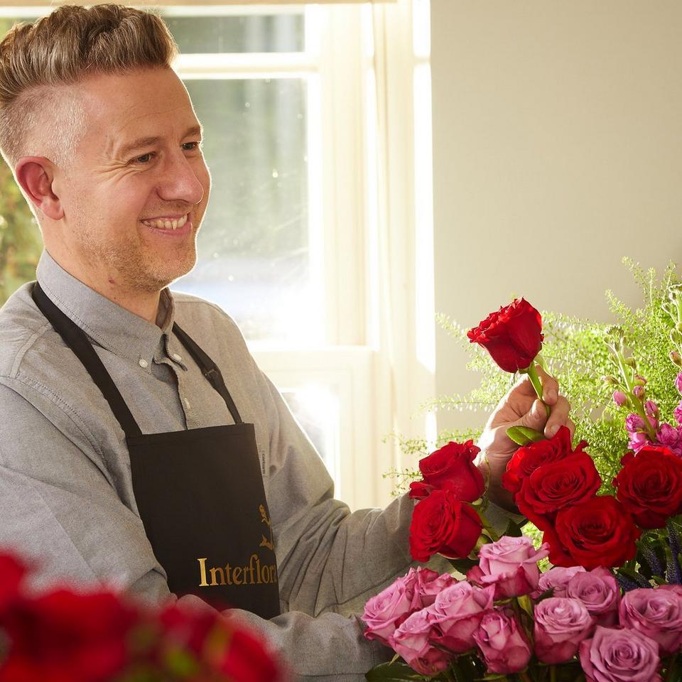 6 Half Dozen Red Rose Romantic Gift Box