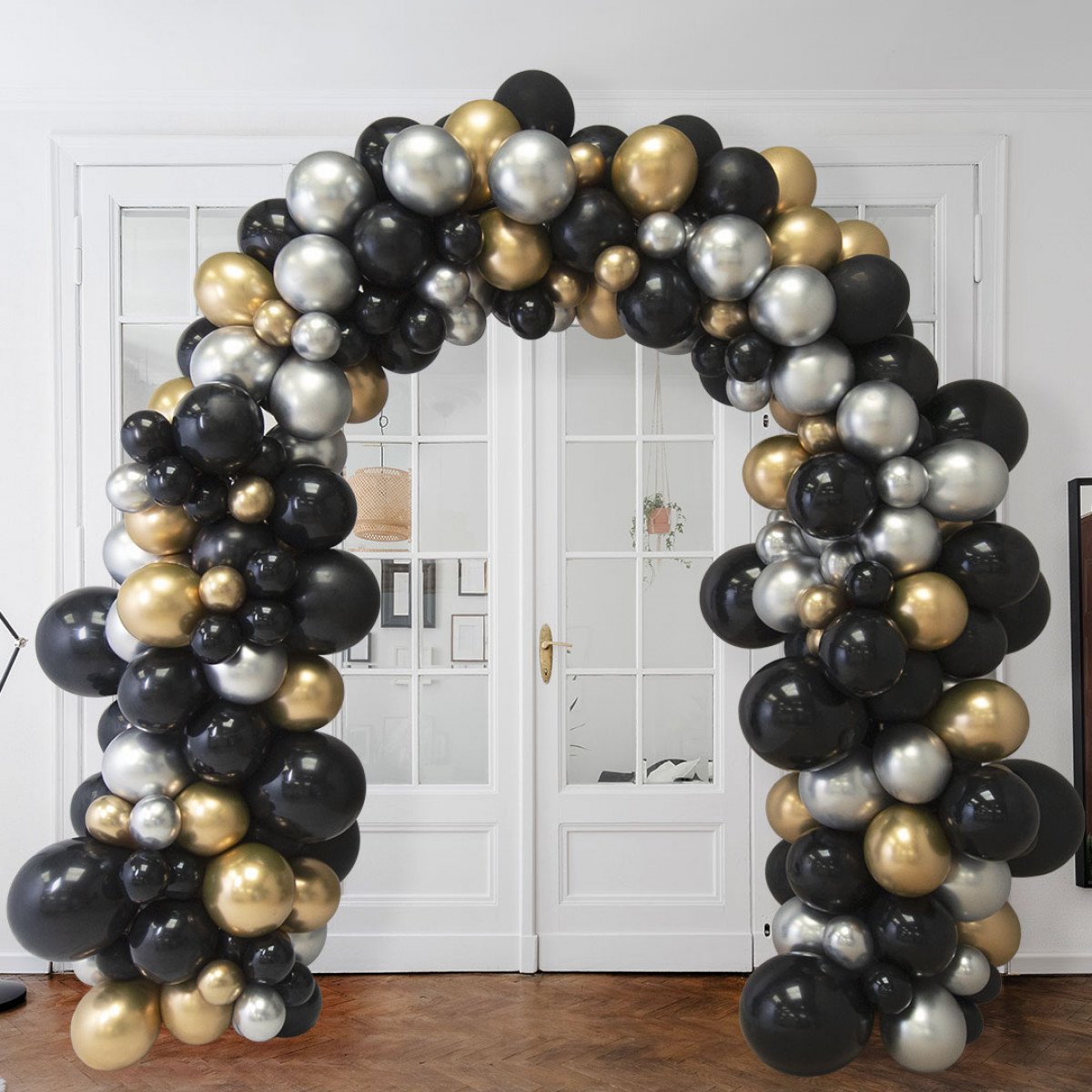 Hollywood Ready Made Latex Balloon Arch Inflated