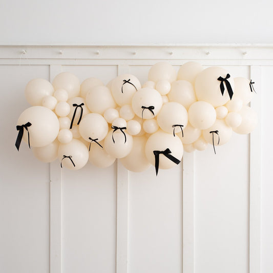 Black Ivory Bow 2m Latex Balloon Garland