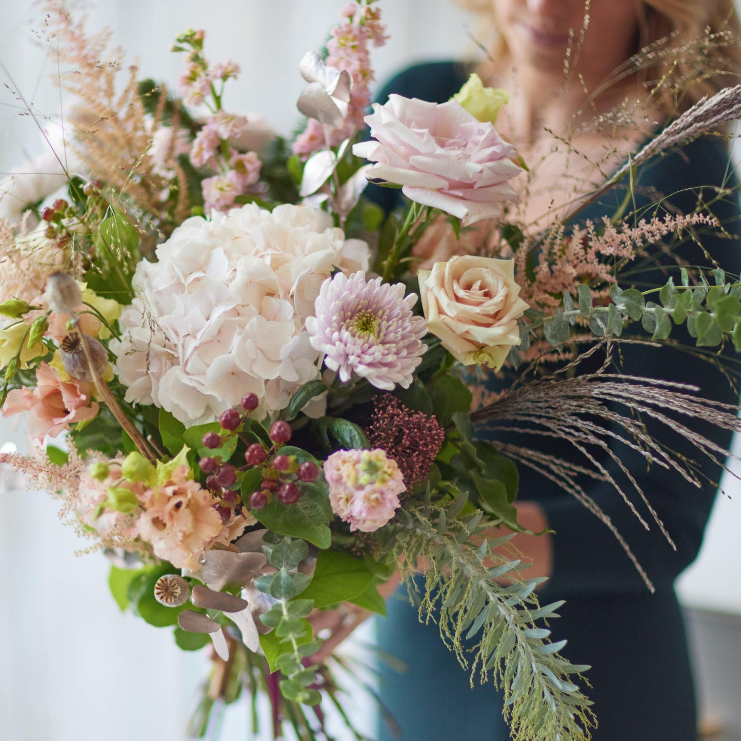 Spectacular Winter Trending Bouquet