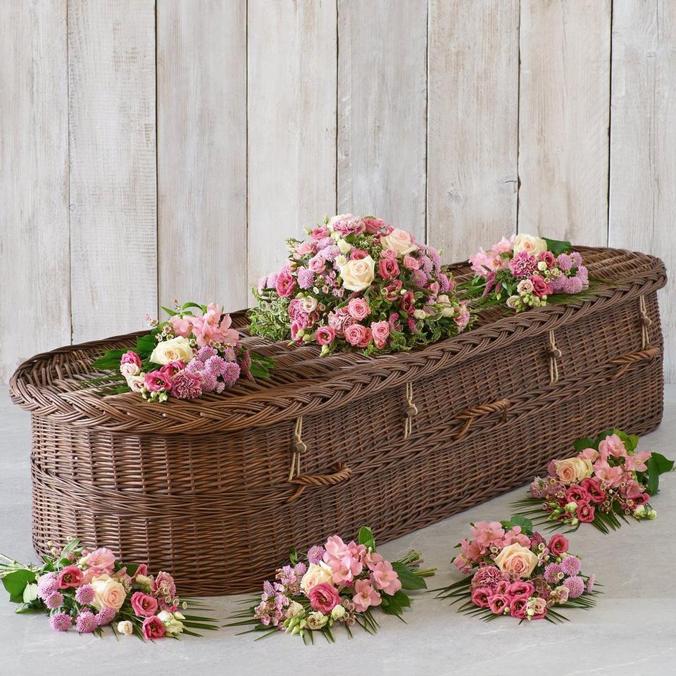 Flowing Casket Spray
