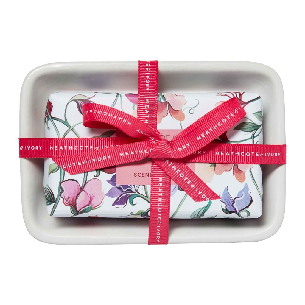 Sweet Pea & Honeysuckle 150g Scented Soap in Dish