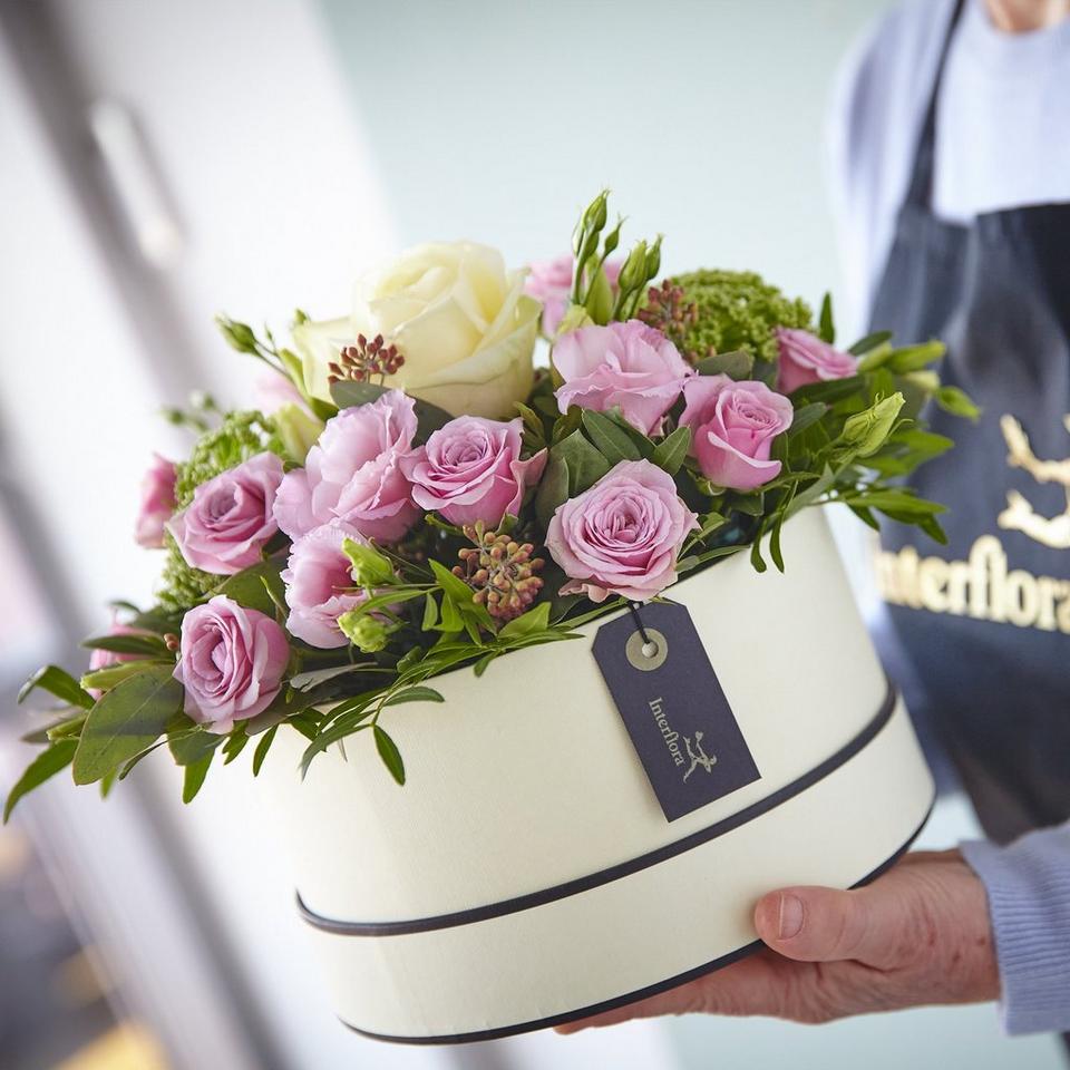 Hatbox made with the finest flowers