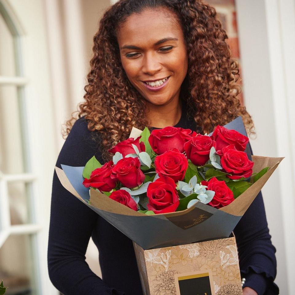 12 Luxury Dozen Red Roses