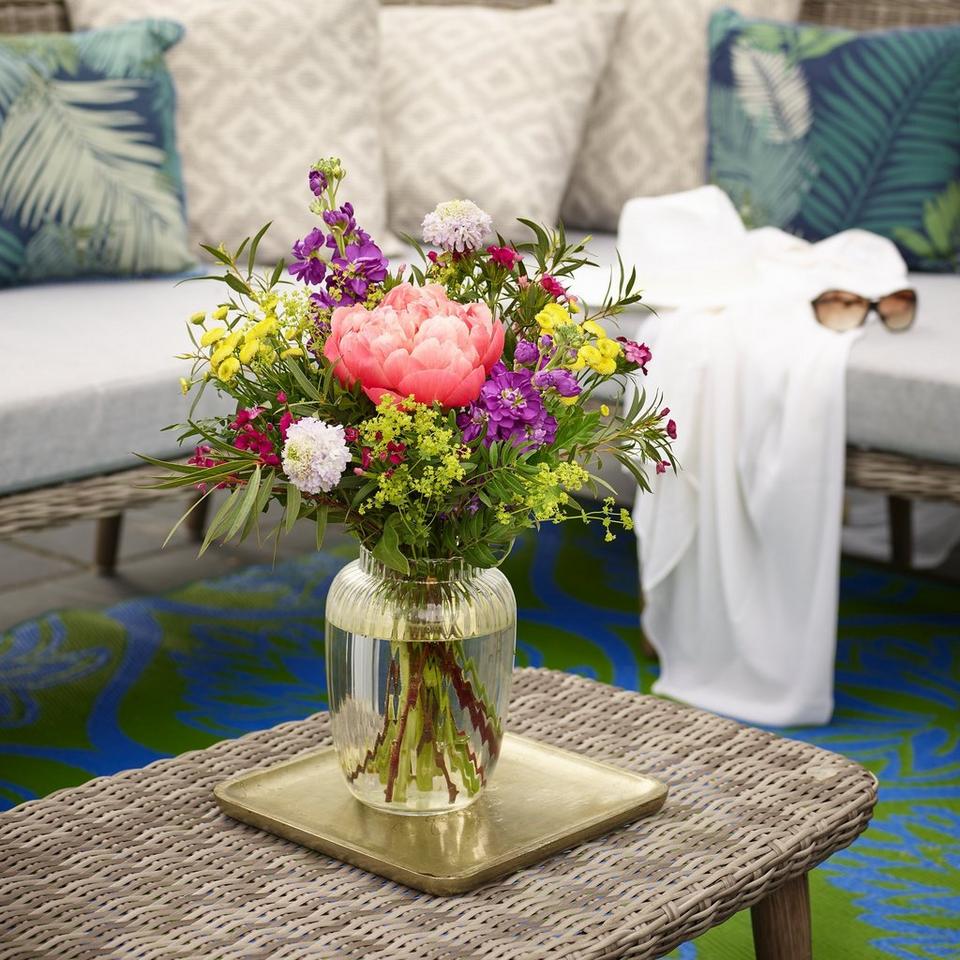 Vase made with the finest flowers