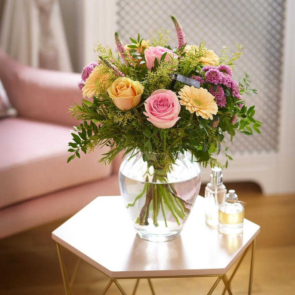 Vase made with the finest flowers